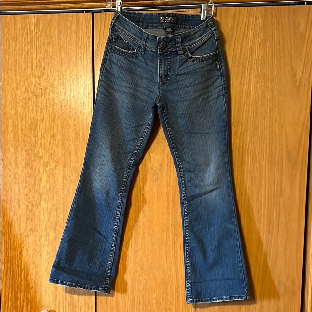 Silver jeans, women’s. Style: Suki surplus. W/28 L/30. Good cond.